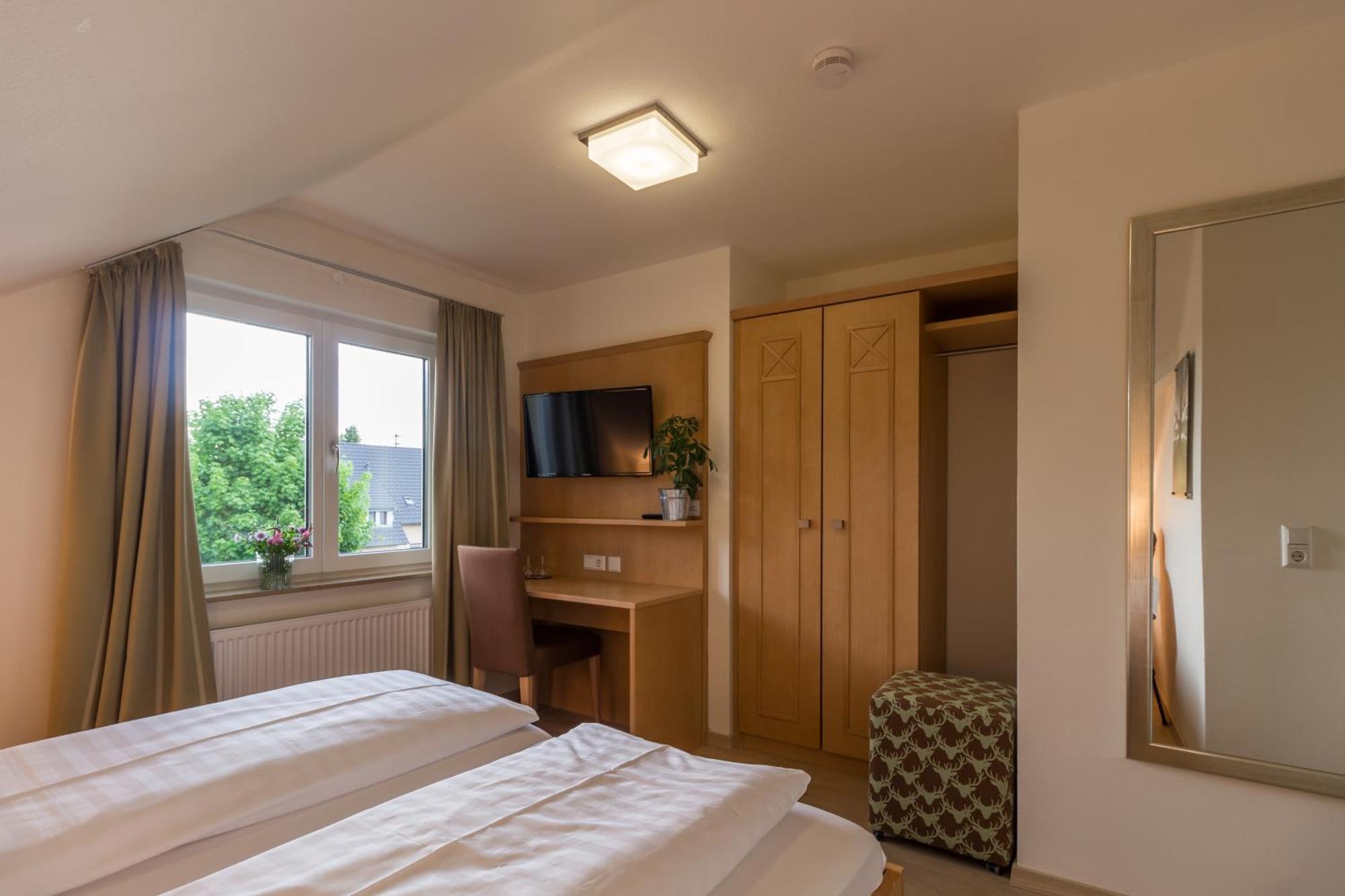 Gaestehaus Burgblick Bisingen Номер фото